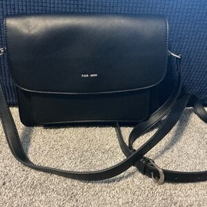 Pixie Mood Zoe-Vegan Crossbody Bag